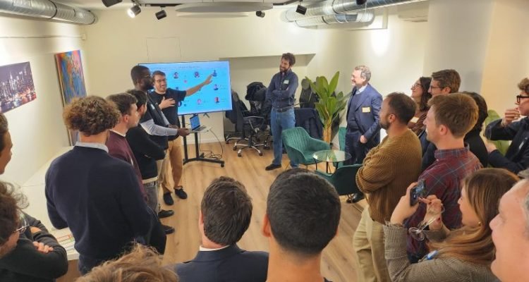 Team di Compri ad un evento di procurement